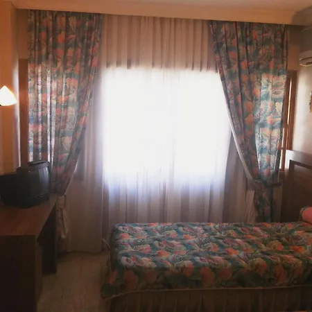 Ipek Hotel 2*